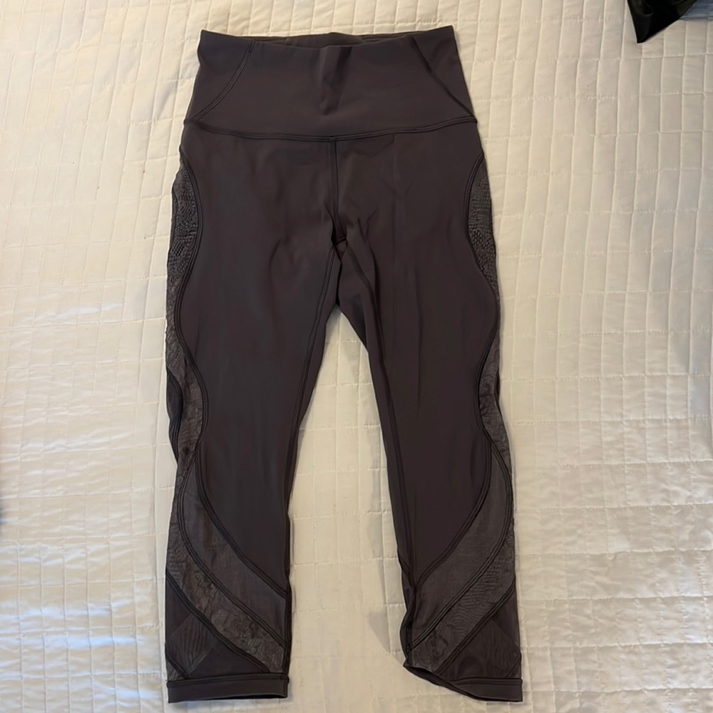 Light Purple LuluLemon 3/4 leggings